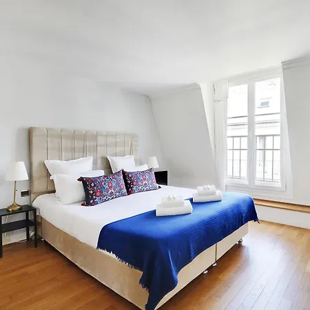 Pick A Flat's In Champs-elysees - Rue Ponthieu