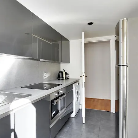 Pick A Flat's In Champs-elysees - Rue Ponthieu Apartment Paris