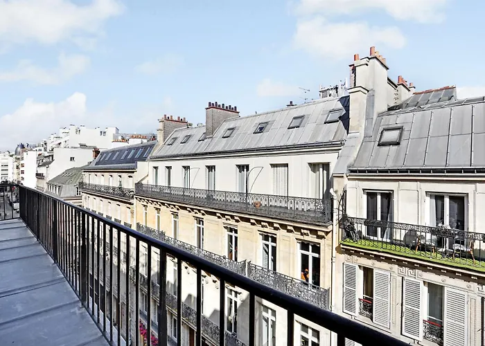 Pick A Flat's In Champs-elysées - Rue Ponthieu *