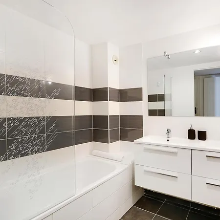 Pick A Flat's In Champs-elysees - Rue Ponthieu * 파리